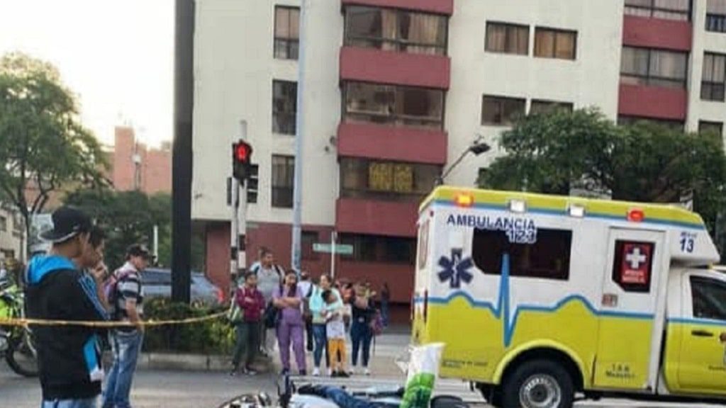 Bus atropelló a motociclista que falleció en la avenida Oriental de Medellín, el domingo 19 de febrero de 2023