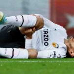 Cavani estará al menos tres semanas de baja por una lesión muscular