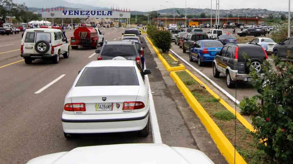 Colombia fija los requisitos para los vehículos desde Venezuela a partir de 9 febrero