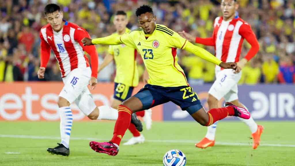 Colombia recupera el gol y despacha a Paraguay en el Suramericano