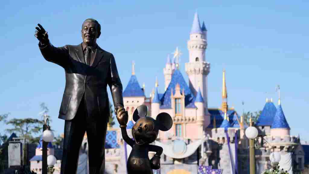 Disney anuncia despidos