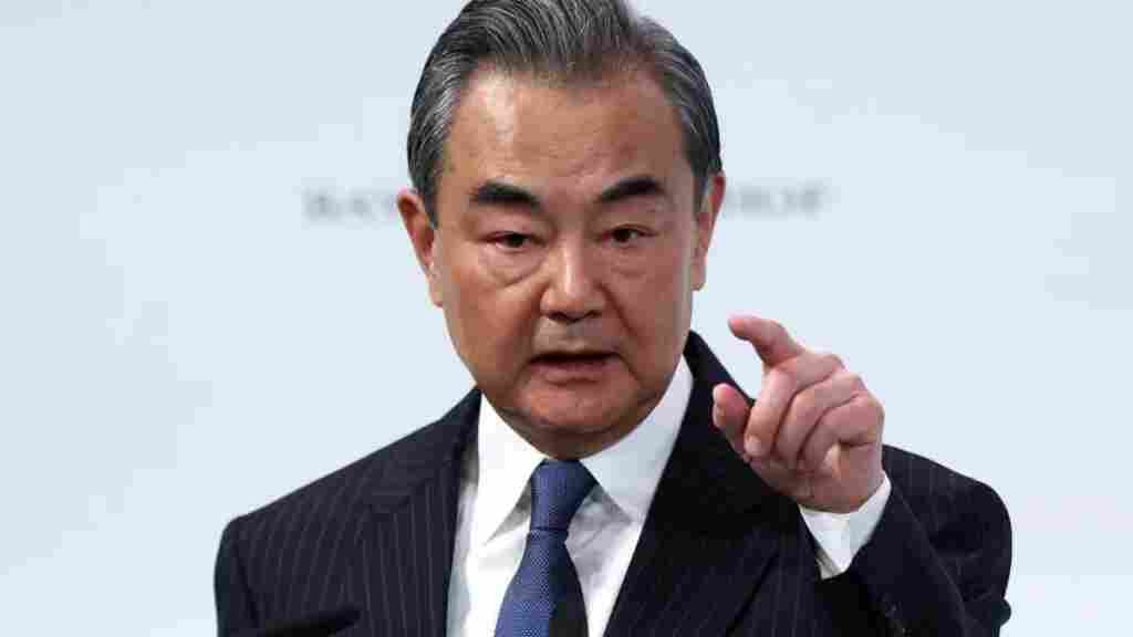 EEuu avisa a China que habrá «consecuencias» si estrecha sus lazos con Rusia