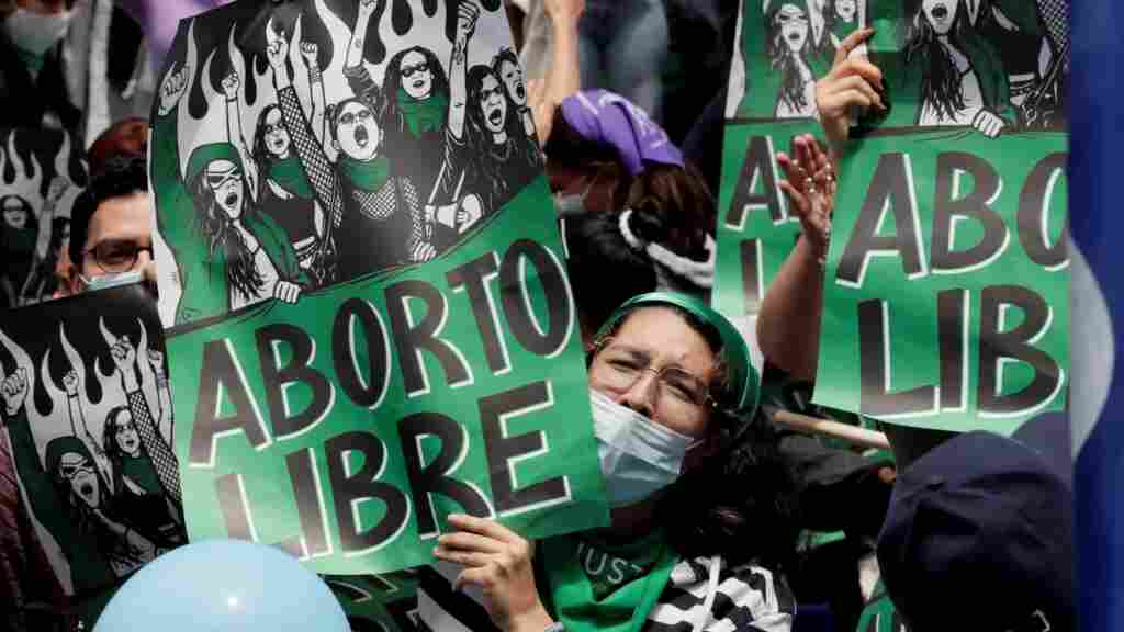 «Si no es Dios, ¿por qué quiere abortar?», las barreras persisten en Colombia