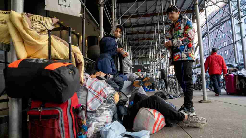 Estadounidenses, cada vez menos satisfechos con la inmigración-Biden Anunciaría Decreto para Cerrar Frontera a Solicitantes de Asilo en Caso de Exceso de Cruces Ilegales