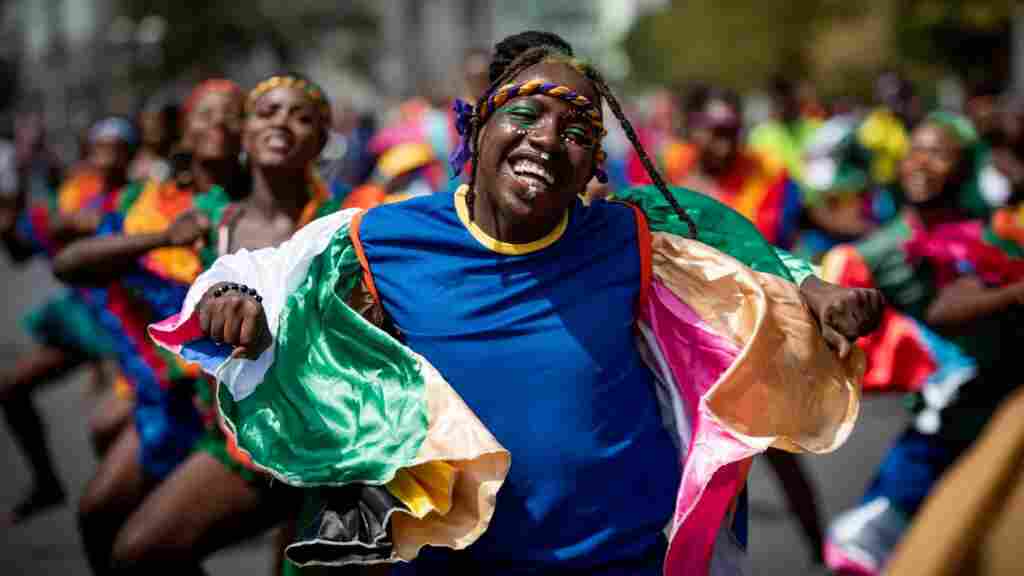 Haití intenta olvidar por unos días la violencia y baila a ritmo de carnaval