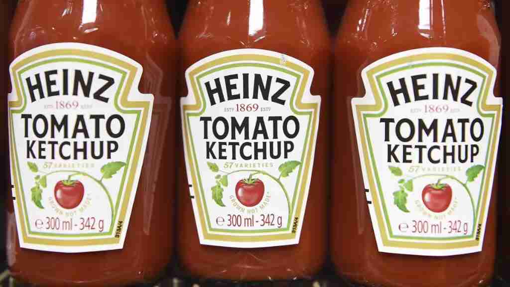 Heinz quiere regalarle un barco a un náufrago que sobrevivió con kétchup