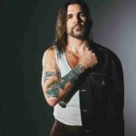 Juanes lanza nuevo sencillo, «Gris», algo muy «personal y catártico»