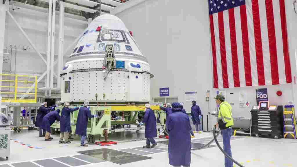 La NASA y Boeing planean el envío en abril de una misión tripulada a la EEI