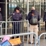 La Policía de Nueva York desmantela una protesta de inmigrantes venezolanos--Biden aumenta el número de venezolanos elegibles para el TPS hasta julio de 2023