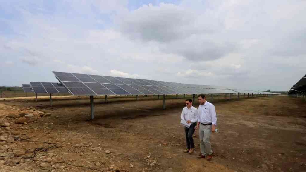 La española Grenergy inaugura tres plantas solares en Colombia