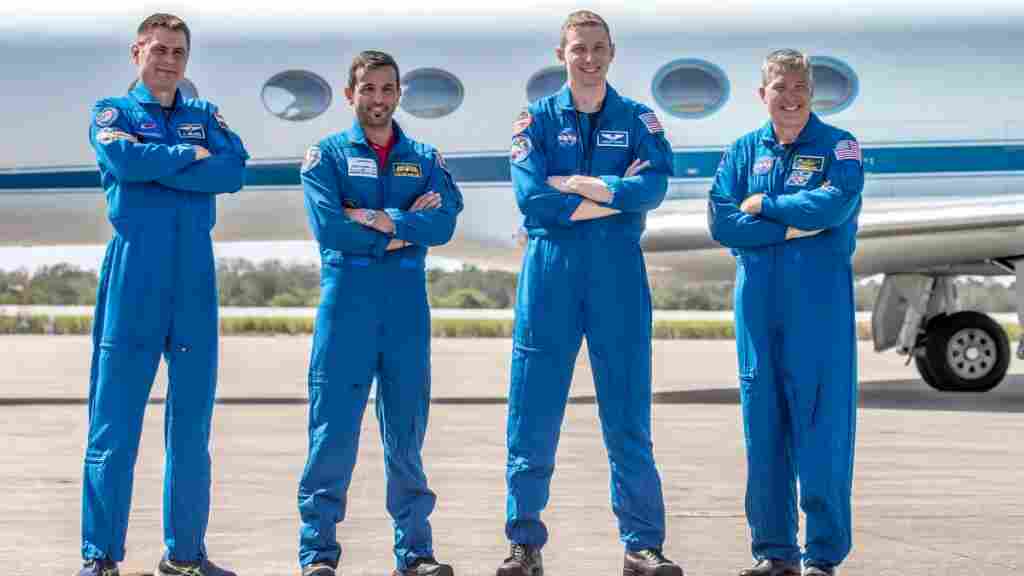 La tripulación de la Crew-6 llega a Florida y se alista para su misión en la EEI