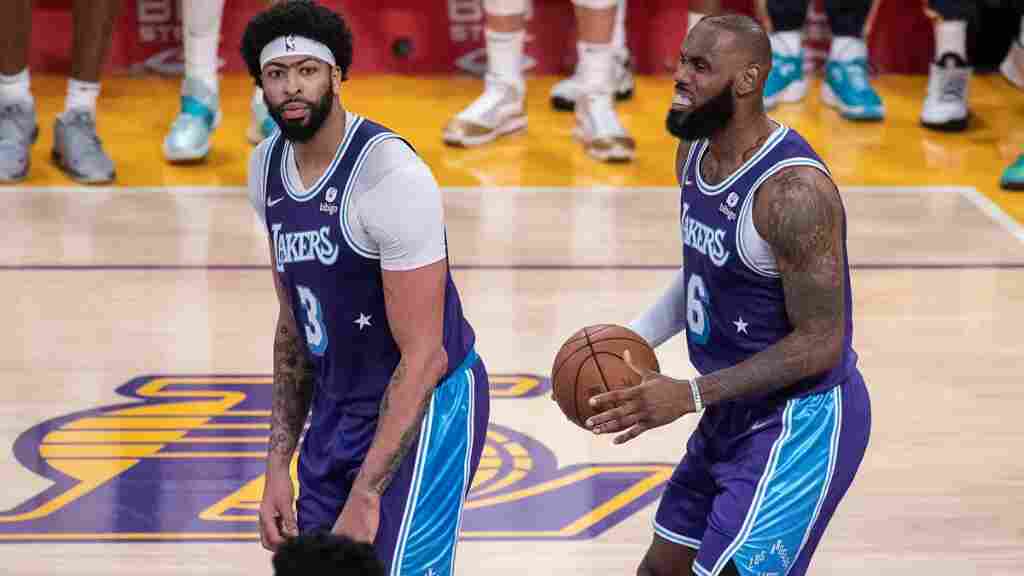 Los Lakers remontan 27 puntos y le ganan en Dallas a los Mavericks
