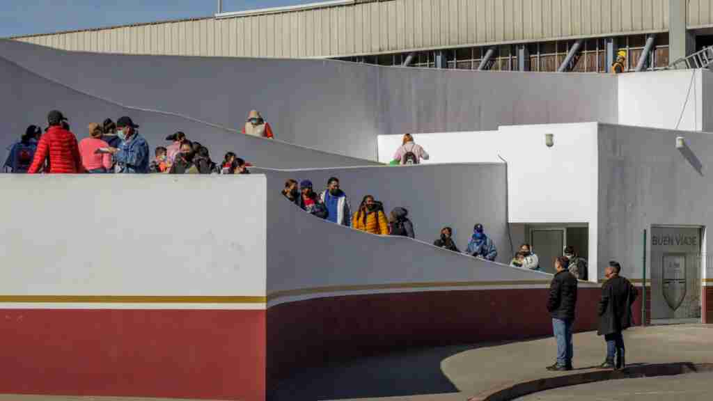 Los arrestos de migrantes en la frontera de EE.UU