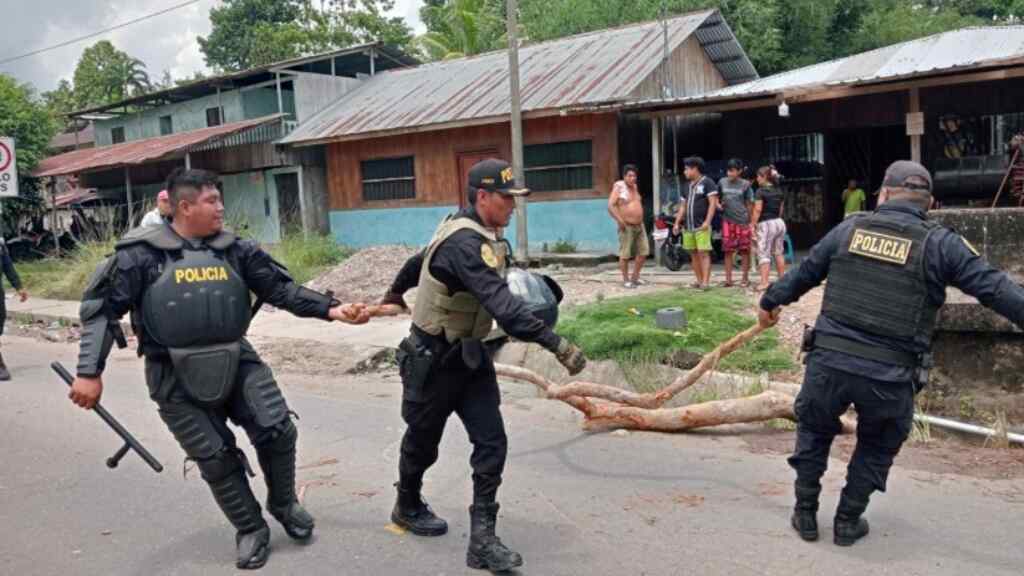 Mueren siete policías en una emboscada en una zona cocalera de Perú