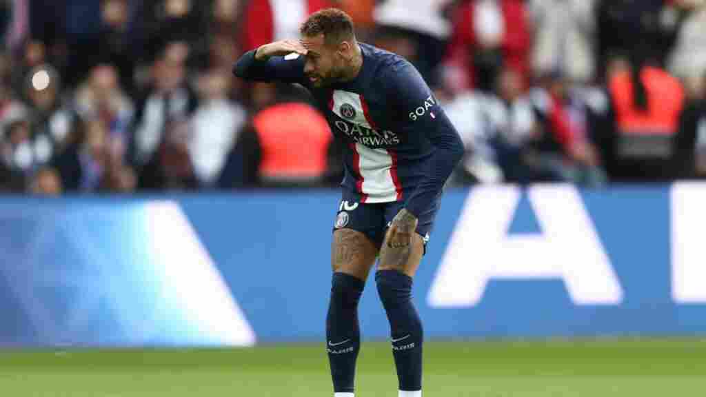 Neymar sufre un esguince de tobillo con lesiones en los ligamentos