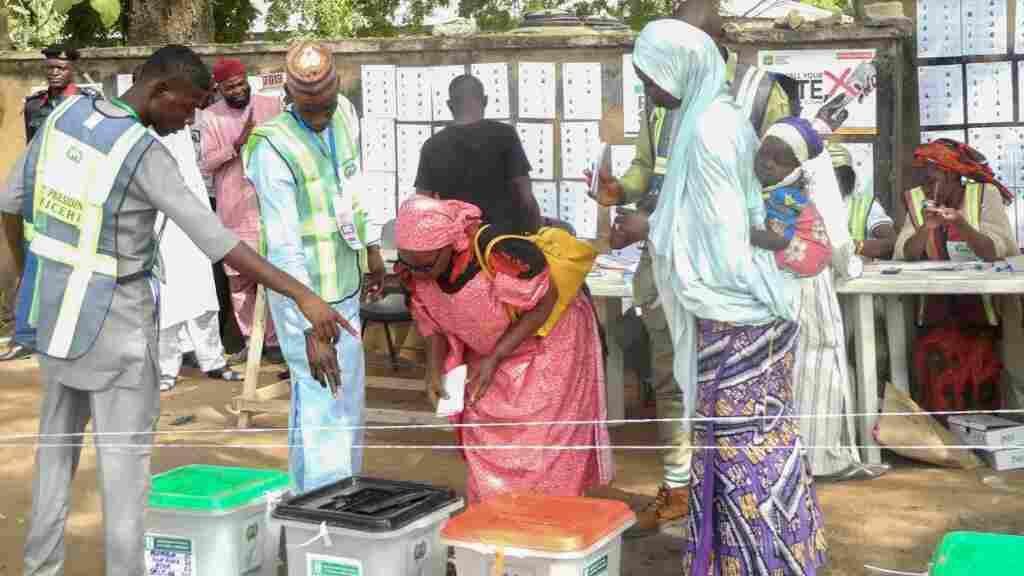 La oposición rechaza los primeros resultados electorales en Nigeria