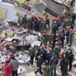 Número de muertos por el devastador terremoto de Turquía supera los 7.800