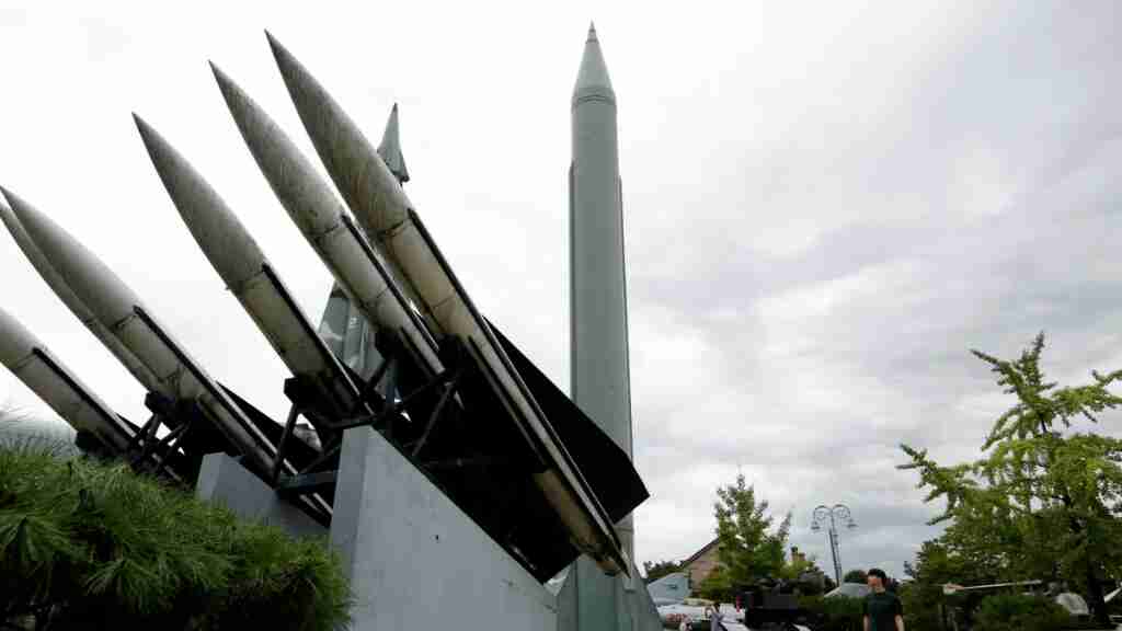 Pionyang dice que disparó un Hwasong-15, su segundo misil con mayor alcance