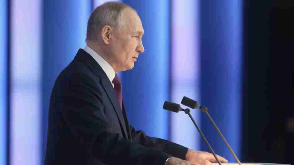 Putin acusa a la OTAN de complicidad con los crímenes del «régimen de Kiev»
