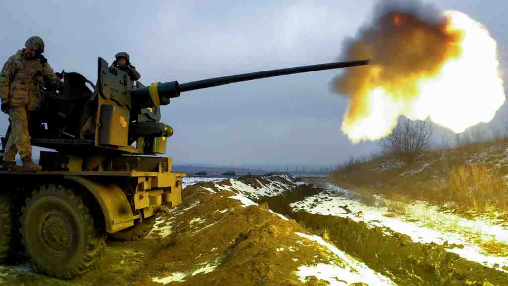 Rusia ataca en la región de Donetsk y admite dificultades en la vecina Lugansk
