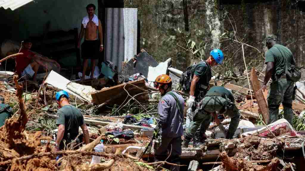 Sube a 46 el número de muertos por las lluvias torrenciales en Sao Paulo