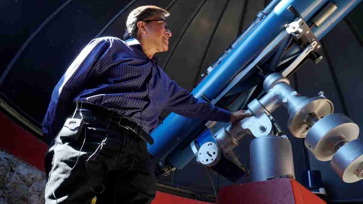 Un ingeniero mexicano cumple el sueño americano en la NASA desde hace 20 años