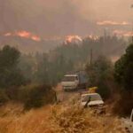 Unos 300 incendios siguen activos en Chile, con 425