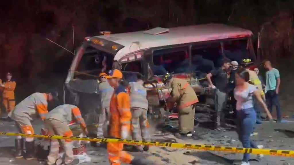 Accidente en autopista Medellín-Bogotá, altura de Copacabana- deja tres muertos- lunes 27 de febrero de 2023