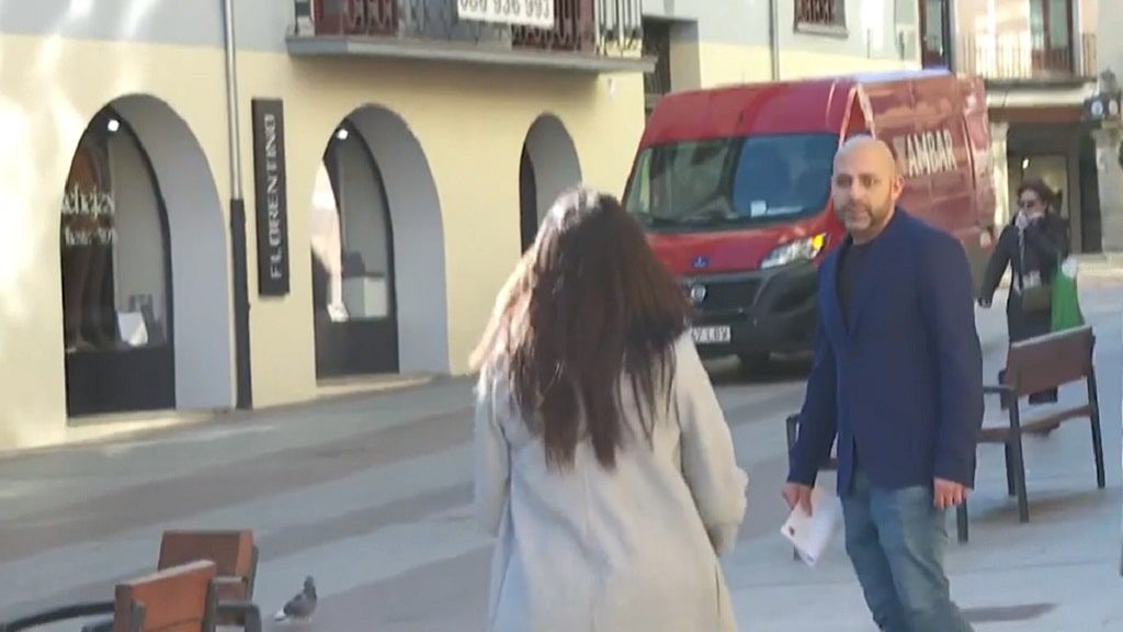 Hombre que agredió a su pareja en live de Tiktok queda libre en España