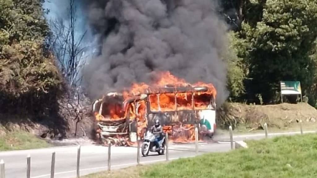 Motociclista muerte tras chocar con bus de Coonorte en Santa Rosa de Osos