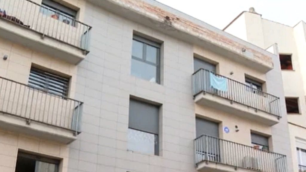 Las gemelas argentinas que saltaron de un balcón en Sallent sufrían bullying