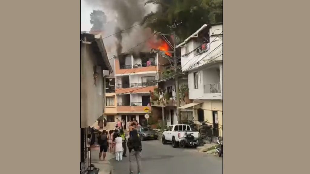 Incendio barrio Antonio Nariño- comuna 13-san Javier, medellín