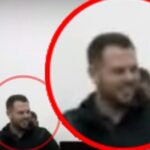 John Poulos riéndose durante audiencia por caso valentina Trespalacios