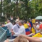 En Medellín, alcalde ordenó expulsar de La Alpujarra a manifestantes contra reformas de petro