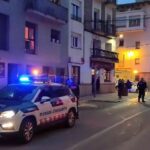 Dos gemelas caen de un tercer piso en Sallent, una de ellas muere