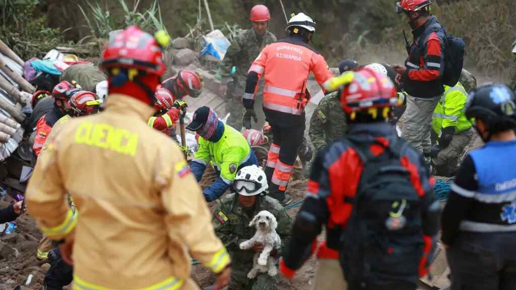 Al menos 16 fallecidos y siete desaparecidos deja un alud de tierra en una zona andina de Ecuador