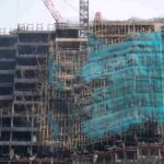 Al menos dos heridos tras el incendio de un rascacielos en obras en Hong Kong