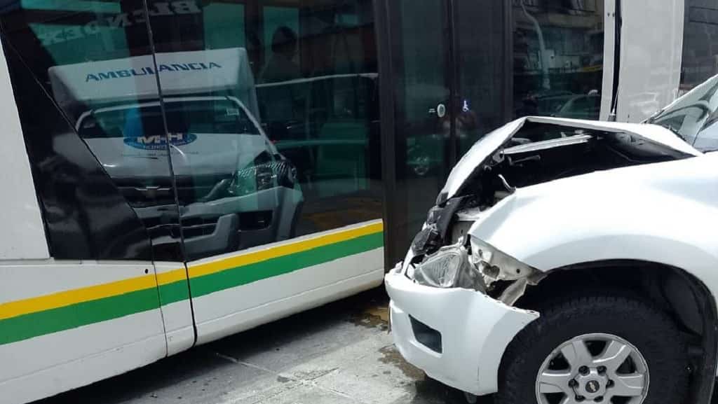 Ambulancia de Yalí embistió a vehículo del Tranvía de Ayacucho