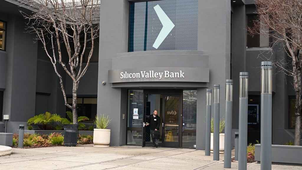 Colapso del Silicon Valley Bank genera preocupación por posible contagio a la economía.