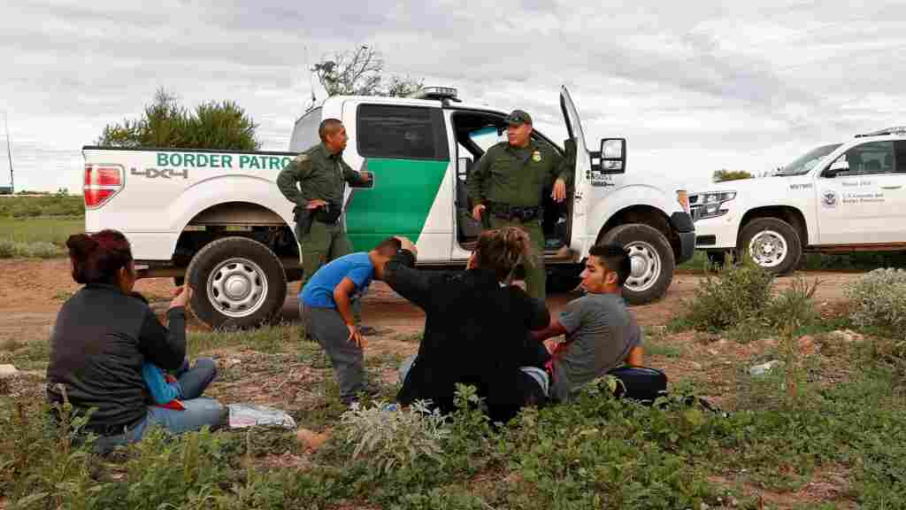 «Coyotes» usan drones para vigilar a la Patrulla Fronteriza de EE