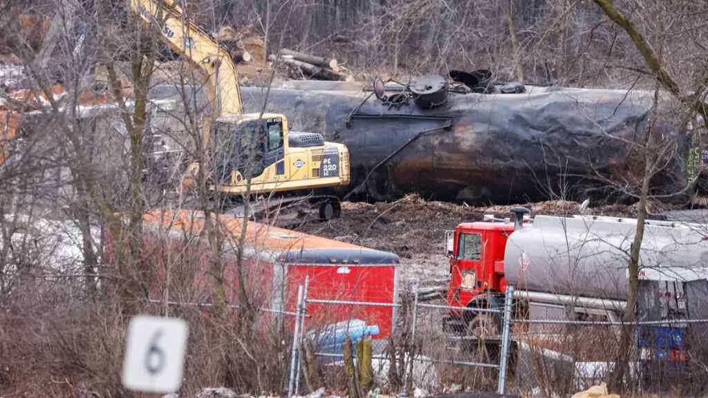 Descarrilamiento de tren con etanol provoca evacuación en Minesota