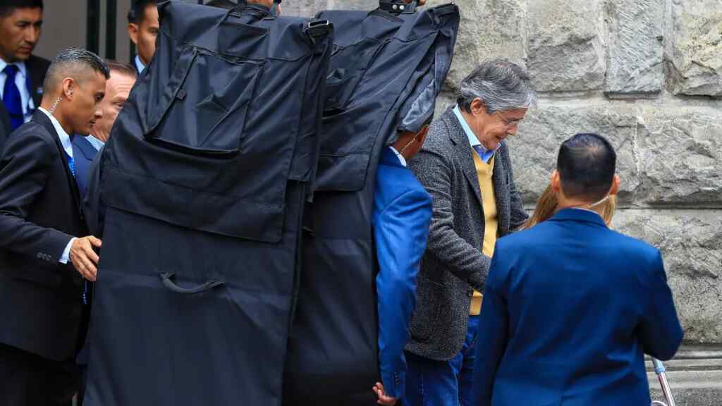 Ecuador se encamina al juicio político contra Lasso, que reivindica su inocencia