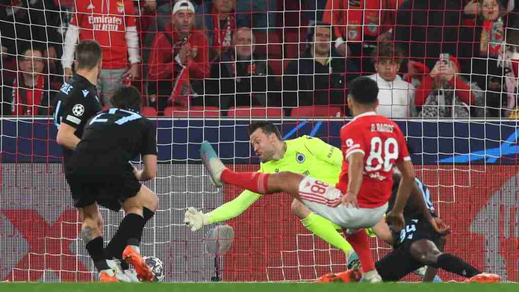 El Benfica golea al Brujas y vuelve a reivindicarse en Europa