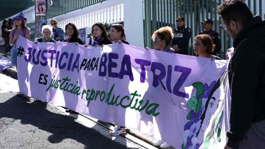 El caso de Beatriz pone en la palestra la prohibición del aborto en América