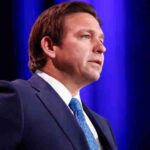 DeSantis no entra en el «circo fabricado» en torno a Trump por una actriz porno - El gobernador DeSantis advierte en apertura legislativa de las medidas en camino