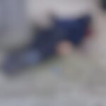 En un puente peatonal de Copacabana asesinaron a un hombre por robarle