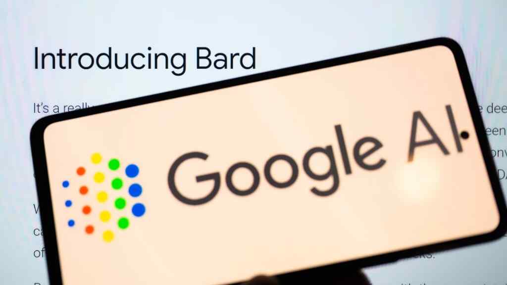 Google lanza Bard, su alternativa a ChatGPT y abre la lista de espera para probarla