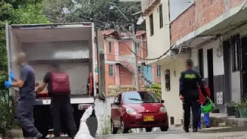 Hallan cuerpo decapitado en el sector El Cucaracho de Medellín