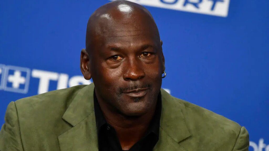Michael Jordan negocia su salida como máximo accionista de los Hornets