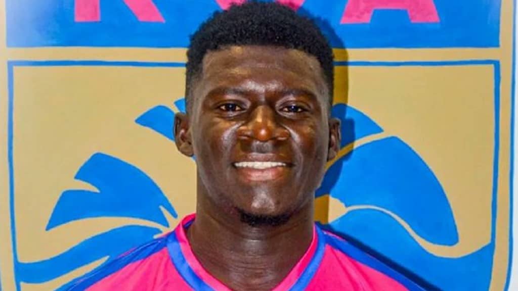 El jugador Moustapha Sylla muere tras desplomarse en pleno partido